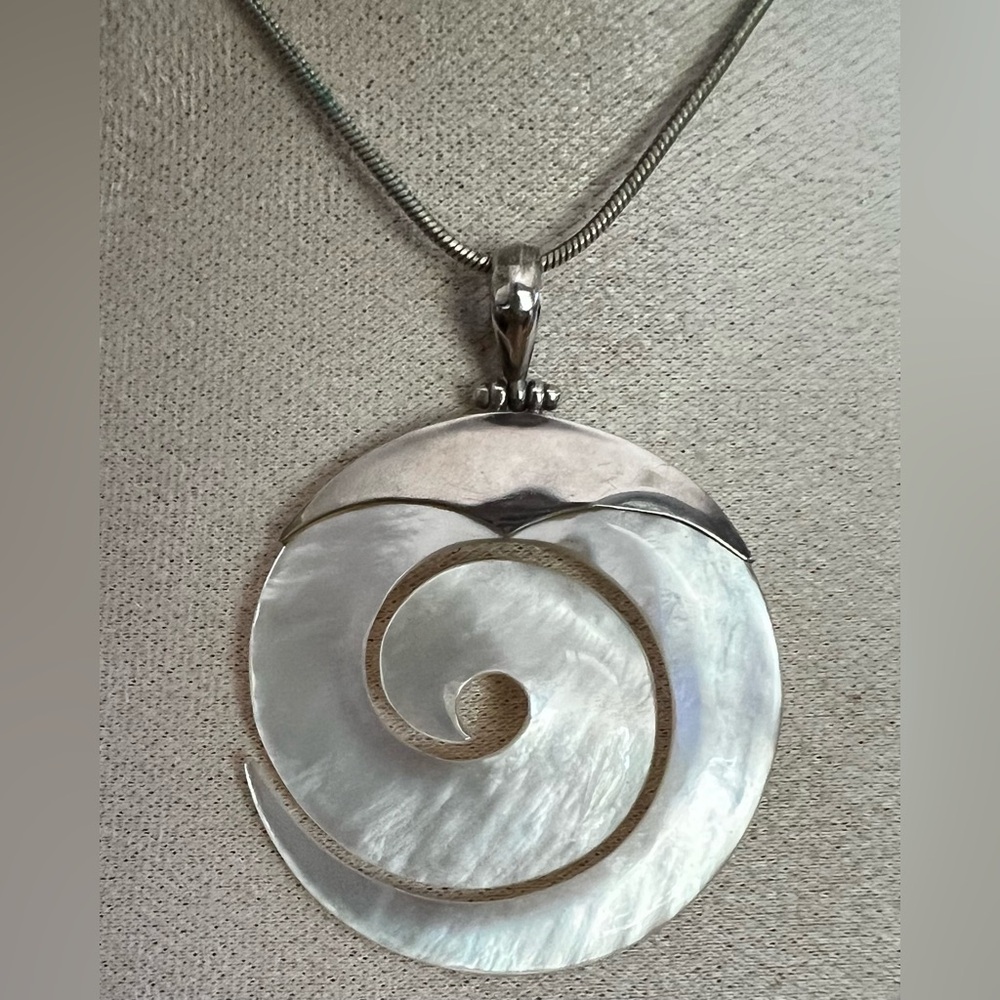 Mother of Pearl Spiral Pendant- Silver